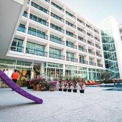 J Inspired Hotel Pattaya Паттайя городской автобус
