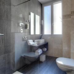 Отель Best Western Hotel de Madrid Nice Франция, Ницца - отзывы, цены и фото номеров - забронировать отель Best Western Hotel de Madrid Nice онлайн ванная