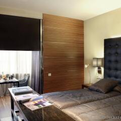 Hotel Gran Derby Suites Барселона сейф в номере
