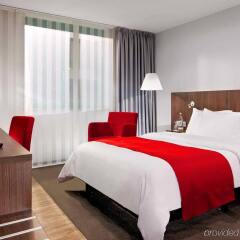 Отель Holiday Inn Düsseldorf - Hafen комната для гостей