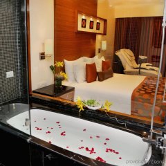 Country Inn & Suites by Radisson, Navi Mumbai in Navi Mumbai, India from 85$, photos, reviews - zenhotels.com bathroom
