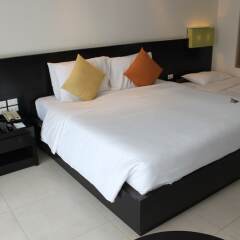 Отель APSARA Beachfront Resort and Villa сейф в номере