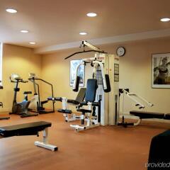 Evergreen Laurel Hotel фитнесс-зал фото 4