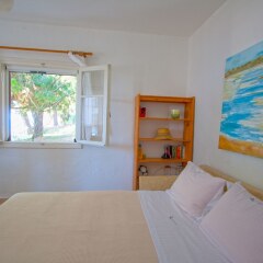 Гостевой Дом Barlee BeachFront House Metamorfosi комната для гостей фото 2