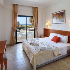 Panareti Coral Bay Hotel комната для гостей фото 4