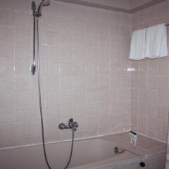 Отель Art Deco Hotel Odessos Болгария, Варна - отзывы, цены и фото номеров - забронировать отель Art Deco Hotel Odessos онлайн ванная