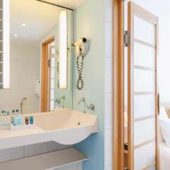 Отель Novotel Muenchen City Германия, Мюнхен - 11 отзывов об отеле, цены и фото номеров - забронировать отель Novotel Muenchen City онлайн ванная