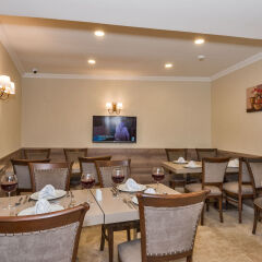 Alphonse Hotel развлечения