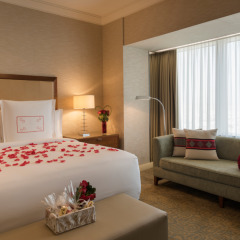 Four Seasons Hotel Riyadh in Riyadh, Saudi Arabia from 1353$, photos, reviews - zenhotels.com guestroom