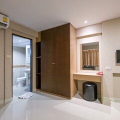 Отель NRC Residence Suvarnabhumi удобства в номере фото 2