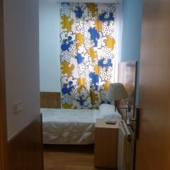 Отель Hostal San Blas сейф в номере