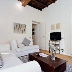 Апартаменты Trevi Charming Apartment комната для гостей фото 5
