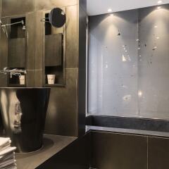 Отель STRAFhotel&bar ванная фото 2