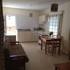 Отель Constantaras Apartments Кипр, Протарас - отзывы, цены и фото номеров - забронировать отель Constantaras Apartments онлайн комната для гостей фото 4