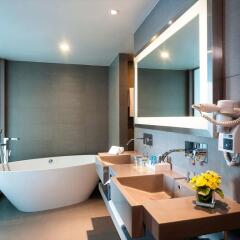 Отель Novotel Bangkok Platinum Бангкок ванная