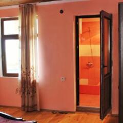 Отель Guest House Goshtela Грузия, Местиа - отзывы, цены и фото номеров - забронировать отель Guest House Goshtela онлайн удобства в номере фото 2