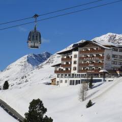 Отель Alpenhotel Laurin Хохгургль спортивное сооружение