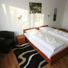 Отель Apartmenthaus Berlin-holiday Берлин сейф в номере
