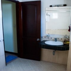Отель Thuy Van Hotel Вьетнам, Вунгтау - отзывы, цены и фото номеров - забронировать отель Thuy Van Hotel онлайн ванная