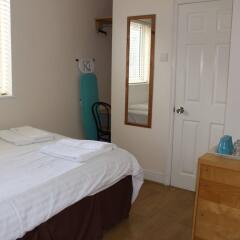 Отель Debden Guest House комната для гостей фото 5