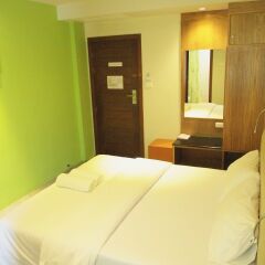 Отель Phuket Ecozy Hotel Таиланд, Пхукет - отзывы, цены и фото номеров - забронировать отель Phuket Ecozy Hotel онлайн комната для гостей