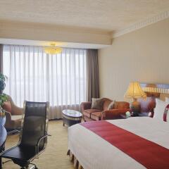 Отель Holiday Inn Chengdu Century City - West Tower комната для гостей