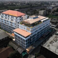 Апартаменты Penyos Service Apartment Бангкок балкон