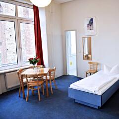 Hotel Transit Loft комната для гостей