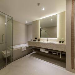 Lit Hotel And Residence Бангкок ванная