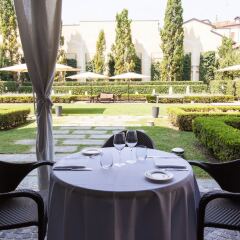 Отель Grand Visconti Palace Италия, Милан - 12 отзывов об отеле, цены и фото номеров - забронировать отель Grand Visconti Palace онлайн питание