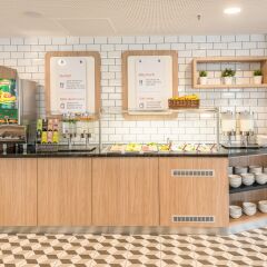 Отель Holiday Inn Express Hamburg - City Hauptbahnhof Германия, Гамбург - отзывы, цены и фото номеров - забронировать отель Holiday Inn Express Hamburg - City Hauptbahnhof онлайн питание фото 3