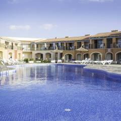 Отель Menorca Sea Club бассейн