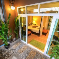 Отель Baan PhuAnda Phuket Таиланд, Пхукет - отзывы, цены и фото номеров - забронировать отель Baan PhuAnda Phuket онлайн балкон
