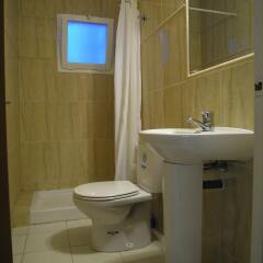 Отель Apartamentos Elvira Испания, Бланес - отзывы, цены и фото номеров - забронировать отель Apartamentos Elvira онлайн ванная фото 2