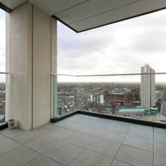 Отель Modern 2 bed for 4 Guests - 15 Mins to LDN Bridge! балкон