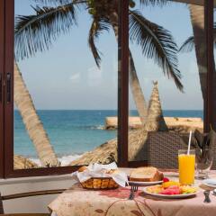 Luna Palace Hotel and Suites пляж