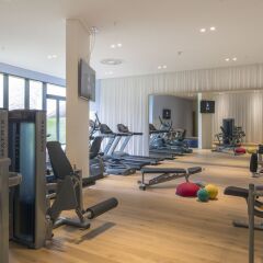 Evolutee Hotel фитнесс-зал