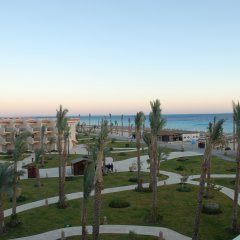 Отель Pyramisa Beach Resort, Hurghada - Sahl Hasheesh Египет, Хургада - 3 отзыва об отеле, цены и фото номеров - забронировать отель Pyramisa Beach Resort, Hurghada - Sahl Hasheesh онлайн балкон
