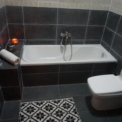 Апартаменты Accra Royal Castle Apartments & Suites Тема ванная фото 2