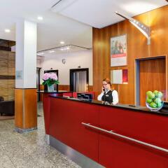 Отель IntercityHotel Berlin Ostbahnhof интерьер отеля