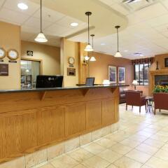 Отель Days Inn & Suites West Edmonton интерьер отеля