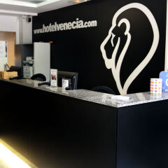 Отель Hostal Venecia Валенсия интерьер отеля