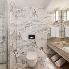 Renaissance Polat Istanbul Hotel Стамбул ванная фото 2