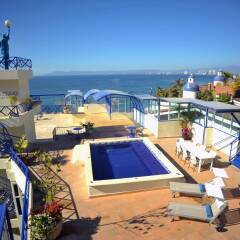 Отель Blue Chairs Resort by the Sea бассейн