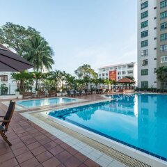 Отель Somerset Chancellor Court Ho Chi Minh City бассейн фото 3