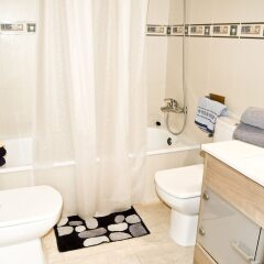 Отель Apartaments Eton Испания, Льорет-де-Мар - отзывы, цены и фото номеров - забронировать отель Apartaments Eton онлайн ванная