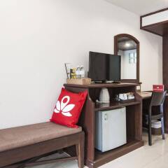 Отель ZEN Rooms Prachanukroh Patong Beach удобства в номере