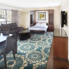 DoubleTree by Hilton Hotel Alana - Waikiki Beach интерьер отеля фото 2