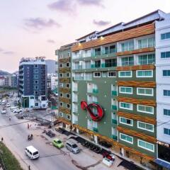 Tuana Patong Holiday Hotel балкон