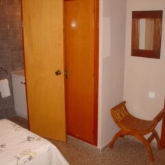 Отель Hostal Restaurante Arasa комната для гостей